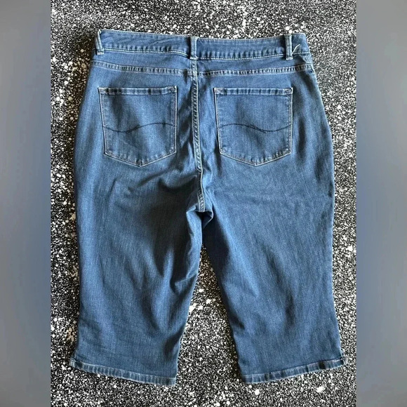 Lee Modern Series Curvy Fit Jean Shorts Sz 16M - Picture 4 of 5